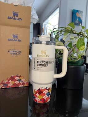 Stanley White Tumbler with Multicolor Wave Pattern 30oz.